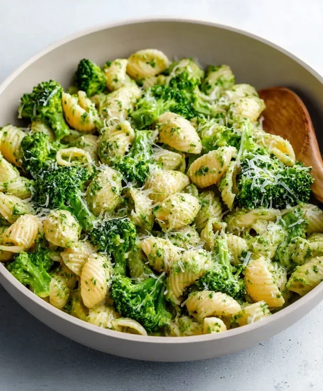 Light and Healthy Broccoli Pasta