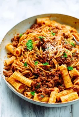 Beef Pasta in Tomato Sauce {Beef Ragu Pasta}